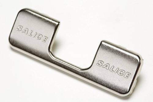 Заглушка для чашки петлі SALICE з логотипом SALICE 329.32.550
